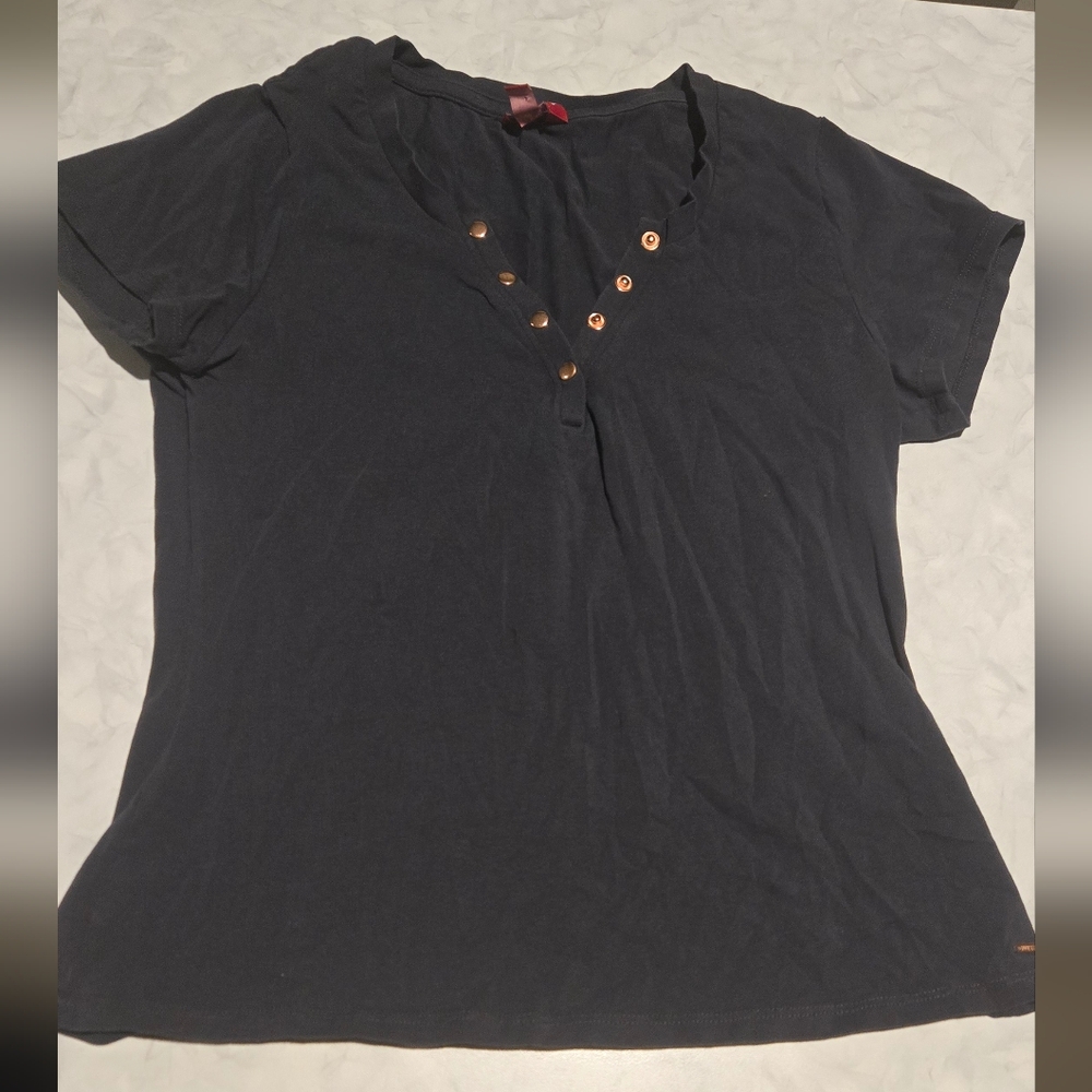 Navy Guess V Neck T Shirt With Brass Button Detail Ladies L